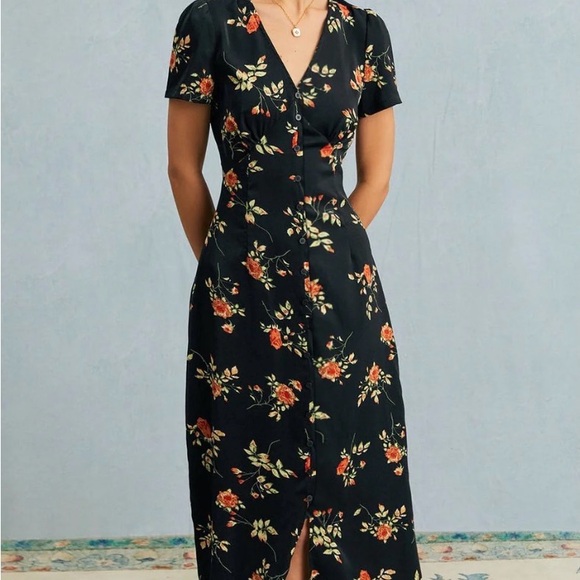RIHOAS Dresses & Skirts - Rihoas, NWT, The Black V Neck Floral Short Sleeve Maxi Dress .